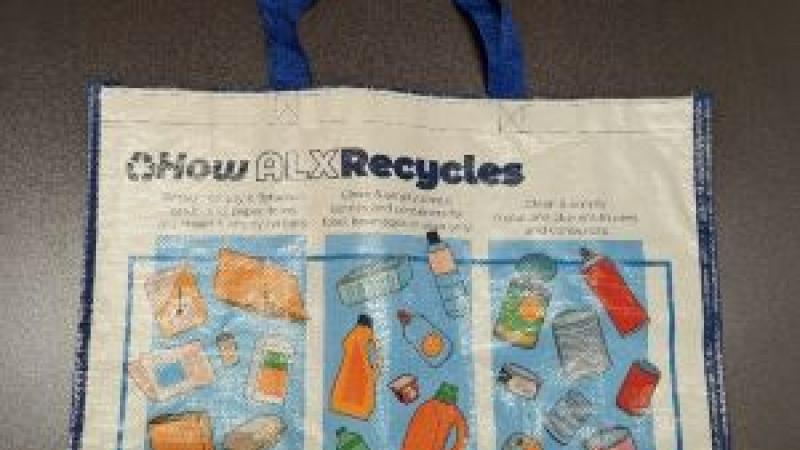 Image of reusable recycling tote bag.