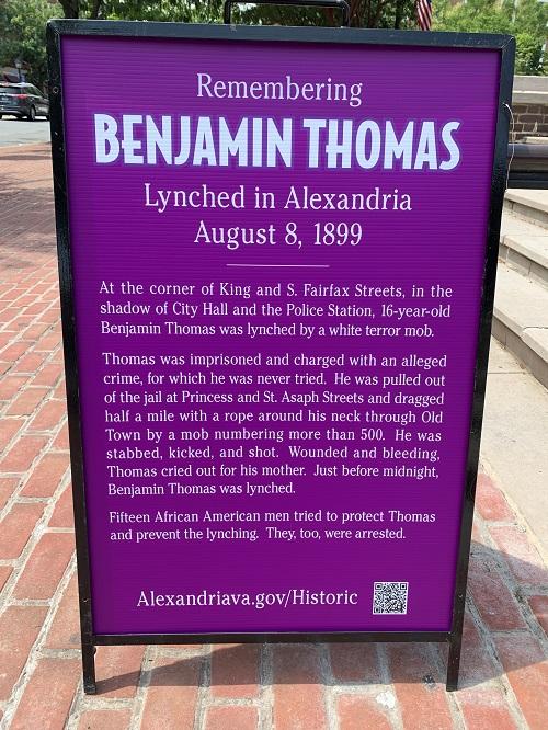 A sign board in remembrance of Benjamin Thomas (2021)
