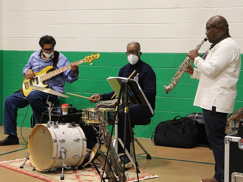 Inmates Enjoy Holiday Program Courtesy of Yellow Door Concert
