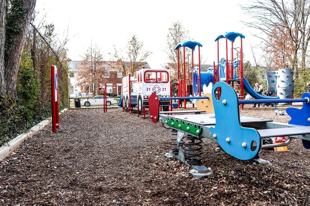 Woodbine Tot Lot Image 4