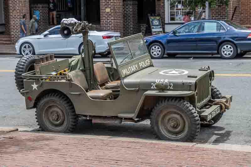 Jeep parked in front of Market Square