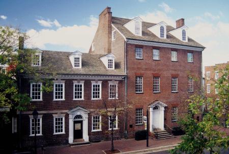 A modern view of the outside of the Gadsby's Tavern Museum and adjoining building.